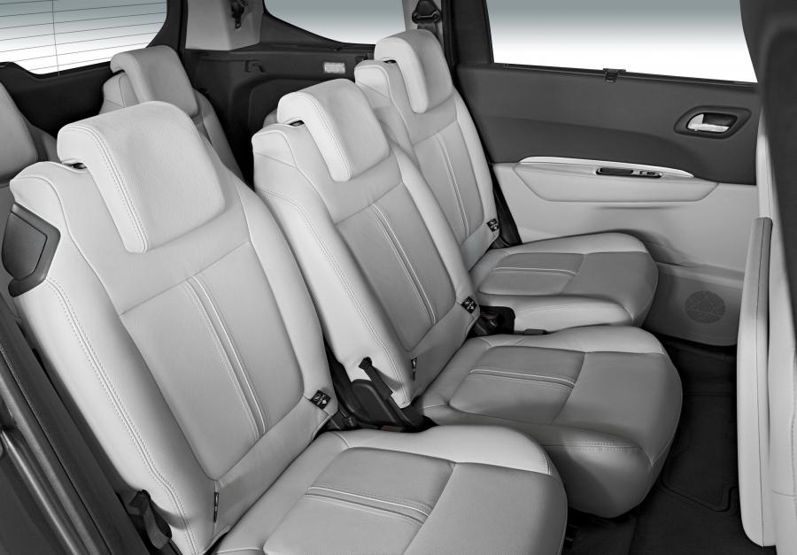  Peugeot 5008 2009 года  (фото 106 из 122)
